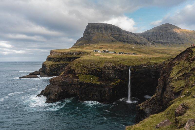 Múlafossur Waterfall and Skyline