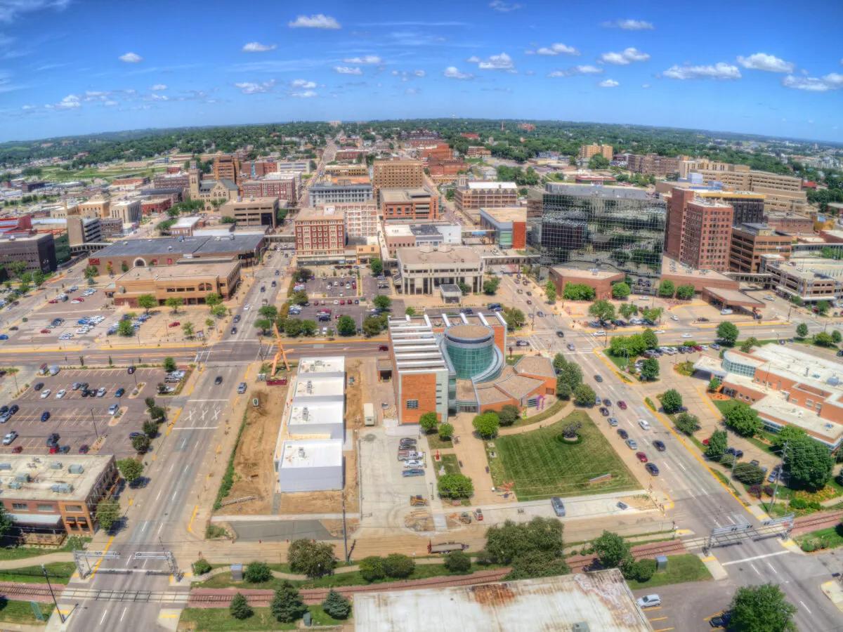 Sioux City is an Urban Center that spans the States of Iowa, South Dakota, and Nebraska