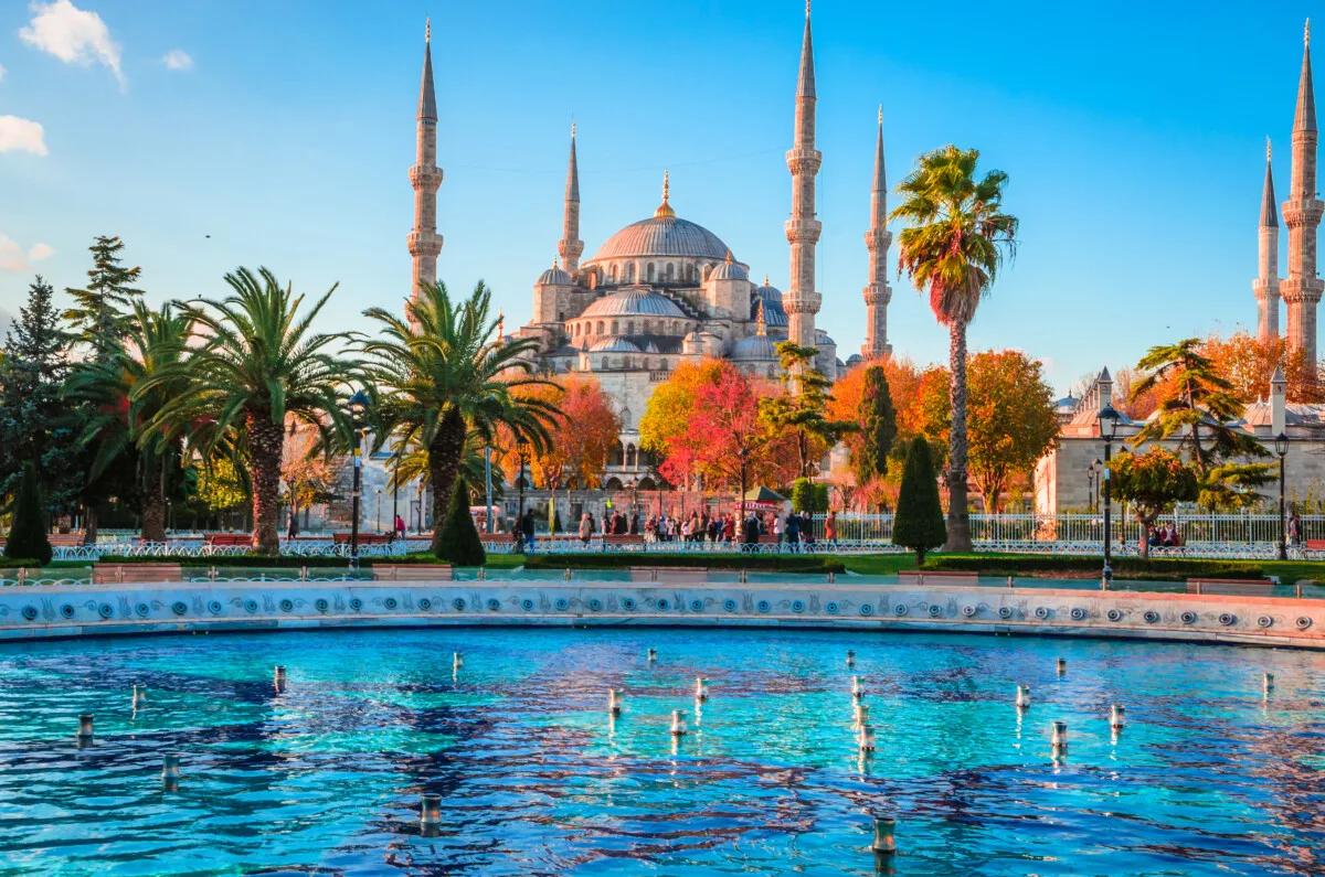 Fountain and the The Blue Mosque in Istanbul, Turkey