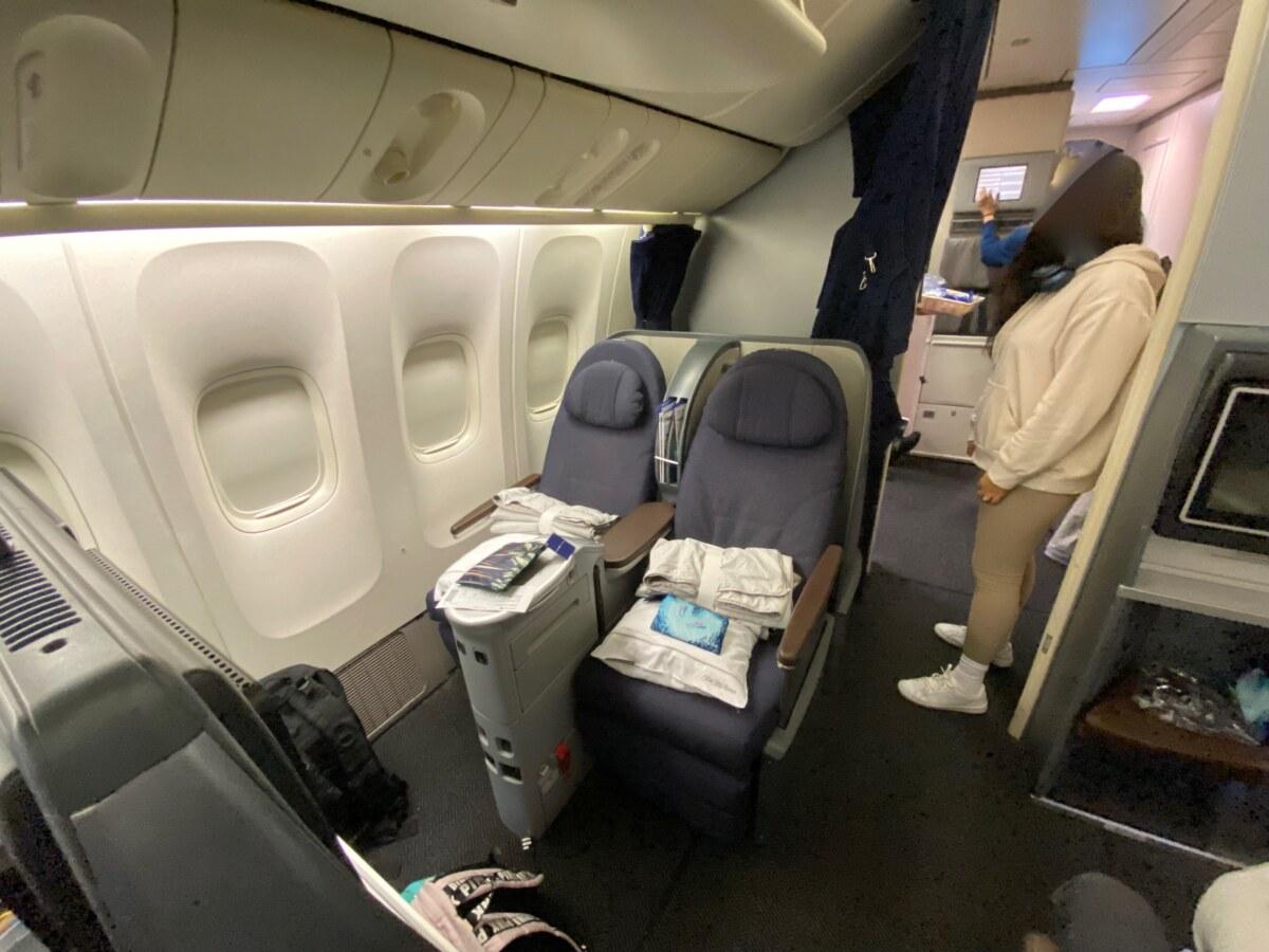 View of seats 1a and 1b on United Airlines' 777 with old first class seats