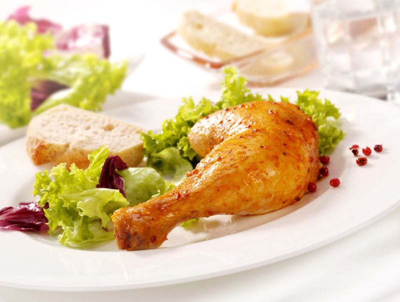 Hähnchenschenkel with Salad