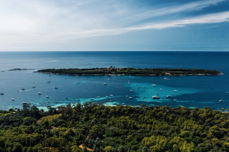 the Ocean and Sky in Cannes