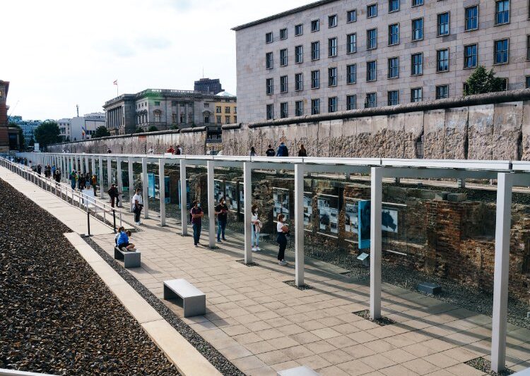 15 Fun, Interesting Facts About the Berlin Wall