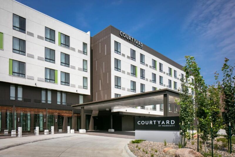 Courtyard Sioux City Downtown Convention Center, exterior view with modern architecture and city skyline