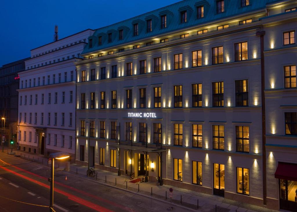 Titanic Gendarmenmarkt Berlin Hotel Building