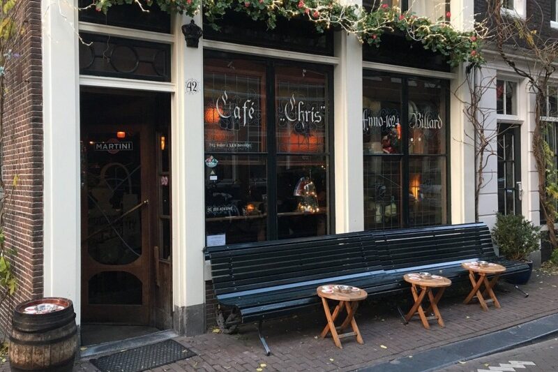 Front of Café Chris
