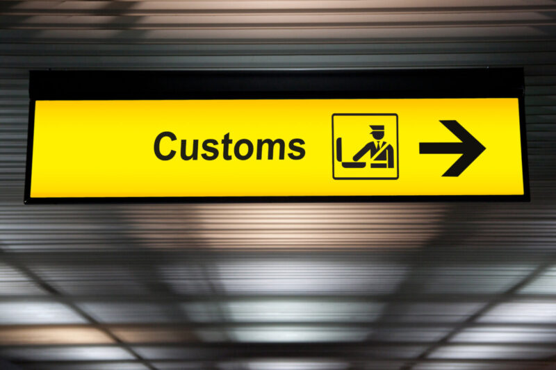 14 Tips for Going Through Customs (Completely Stress-Free)