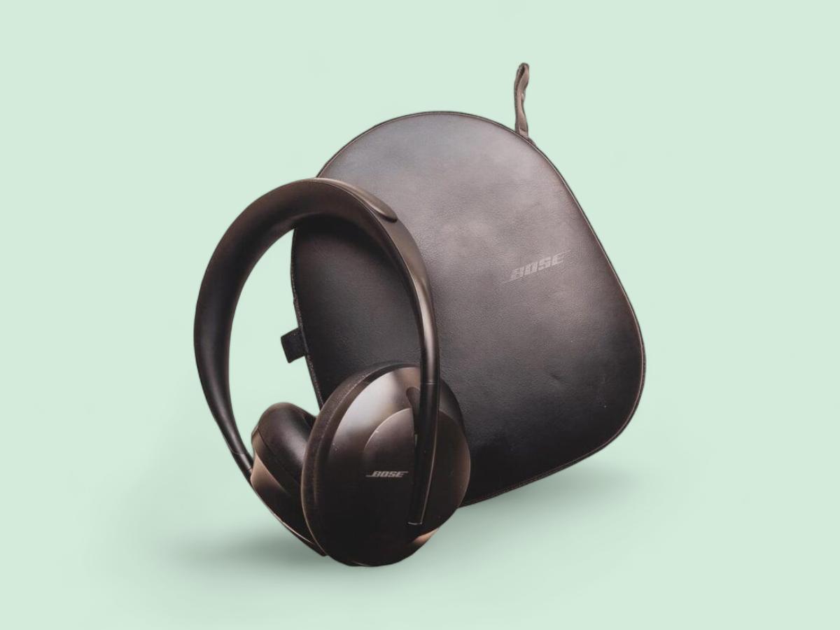 Bose Noise Cancelling Headphones with leather case