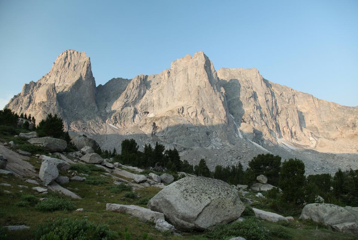 Stunning view of the Cirque of the Towers in the Wind River Range, Wyoming. #WyomingMountainScenery