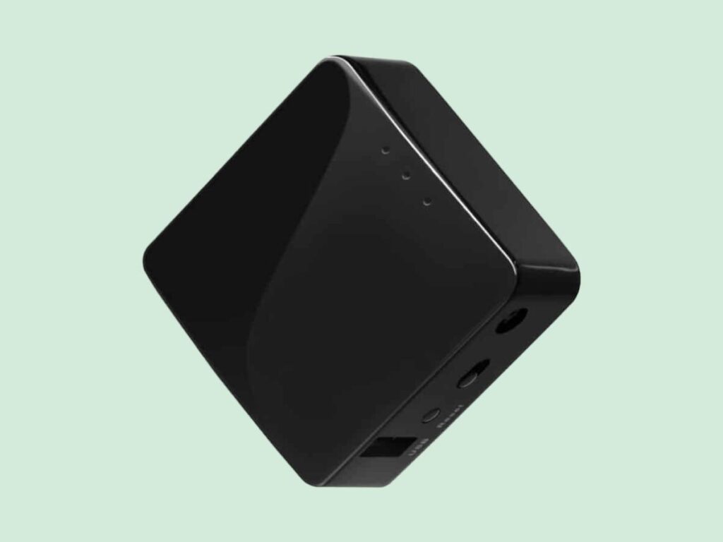GL.iNet GL-AR300M Mini VPN Travel Router in color black