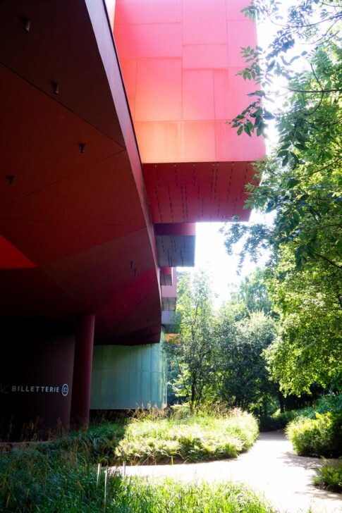 Modern architecture and lush gardens at Musée du Quai Branly - Jacques Chirac, Paris, France