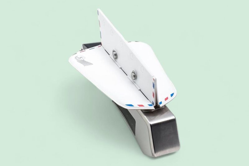 Soarigami Airplane Portable Armrest Divider