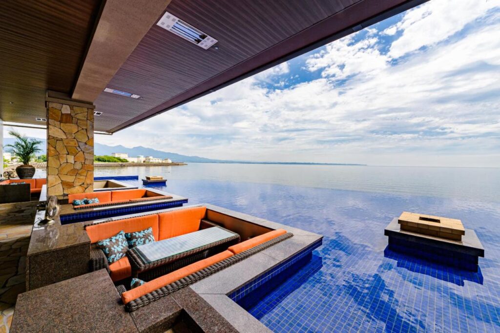 Pool in AMANE resort SEIKAI