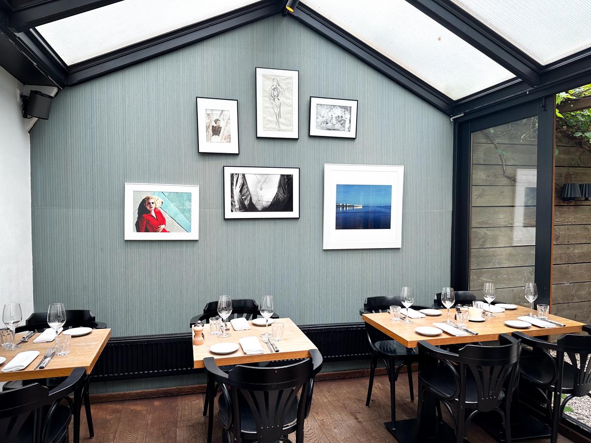 Chic dining room at Arles Restaurant, modern decor, elegant settings, Oude Pijp, Amsterdam