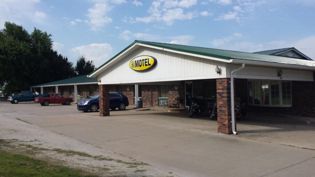 Exterior of Audrey's Motel in Mound City