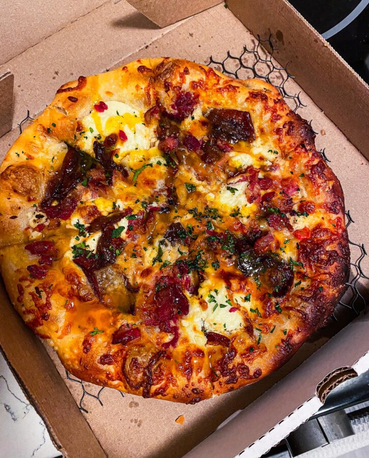 Gourmet Bill's Pizza with crispy bacon and caramelized meat in Palm Springs