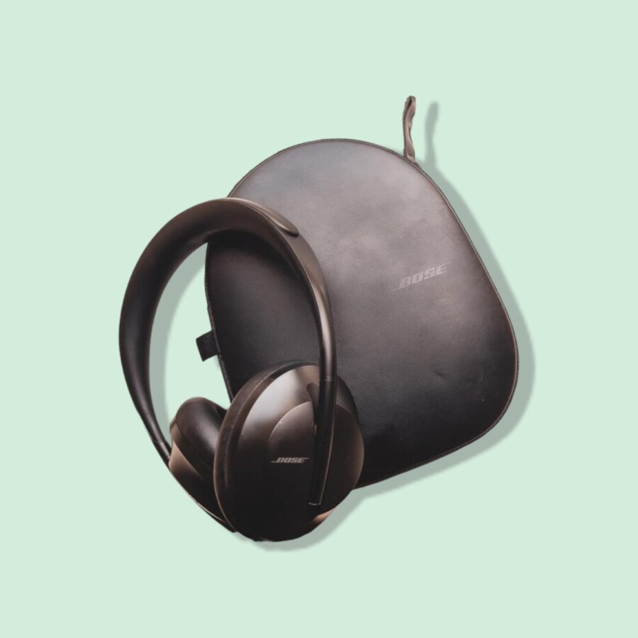 Bose Noise Cancelling Headphones with Leather Case