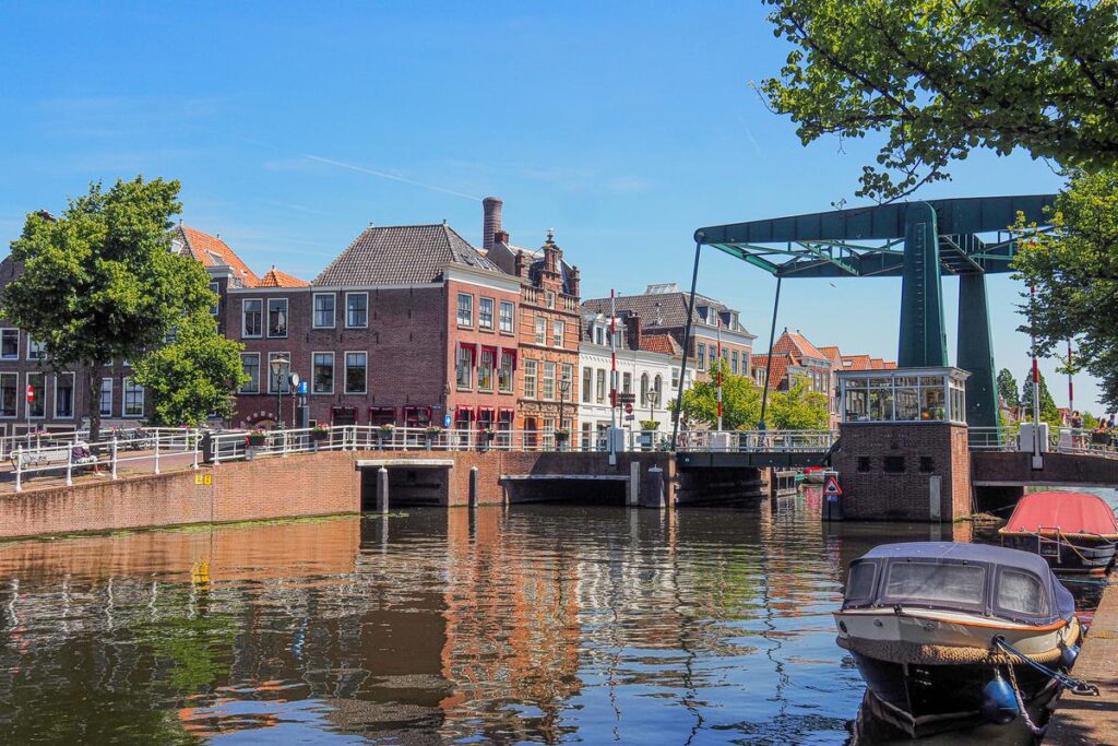 Captivating Leiden Canal Scene with Traditional Dutch Architecture and Drawbridge, the Netherlands