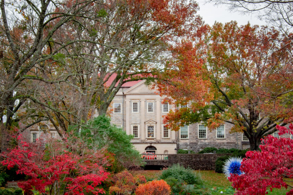 Cheekwood Estate & Gardens plants foliage fall color in Nashville, Tennessee