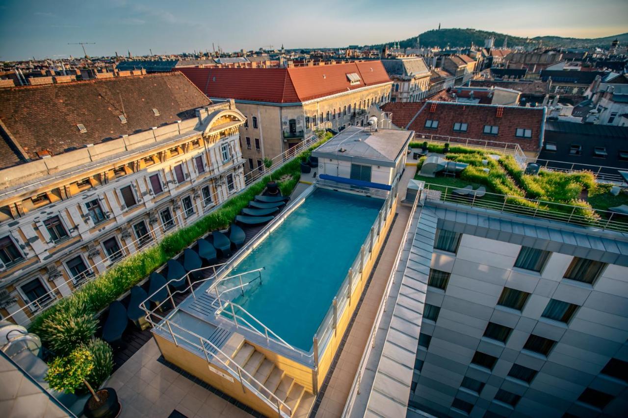 Continental Hotel Budapest Outdoor Pool