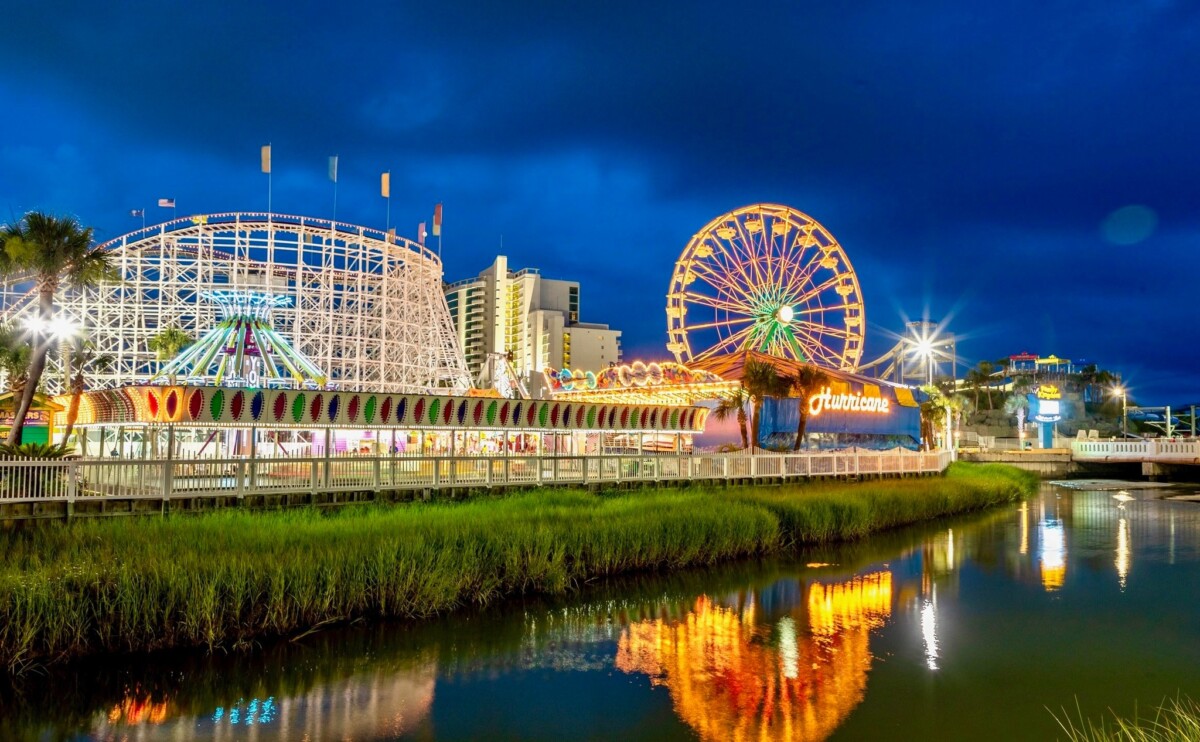 Nightlights and view of Family Kingdom Amusement Park at night in Myrtle Beach