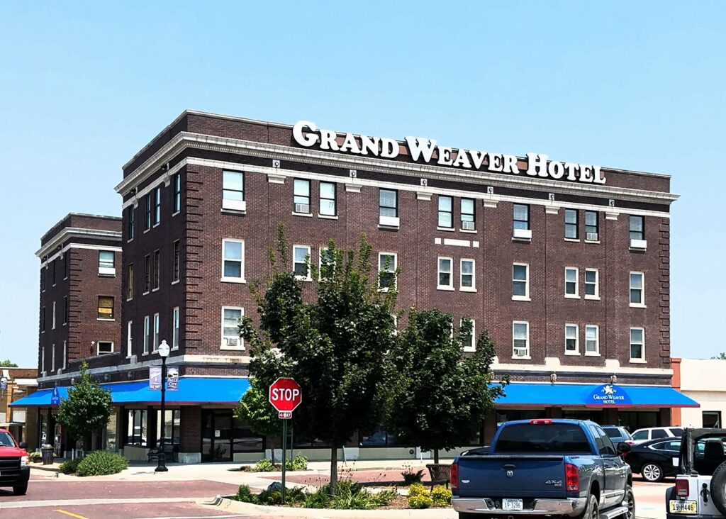 Grand Weaver Hotel building exterior