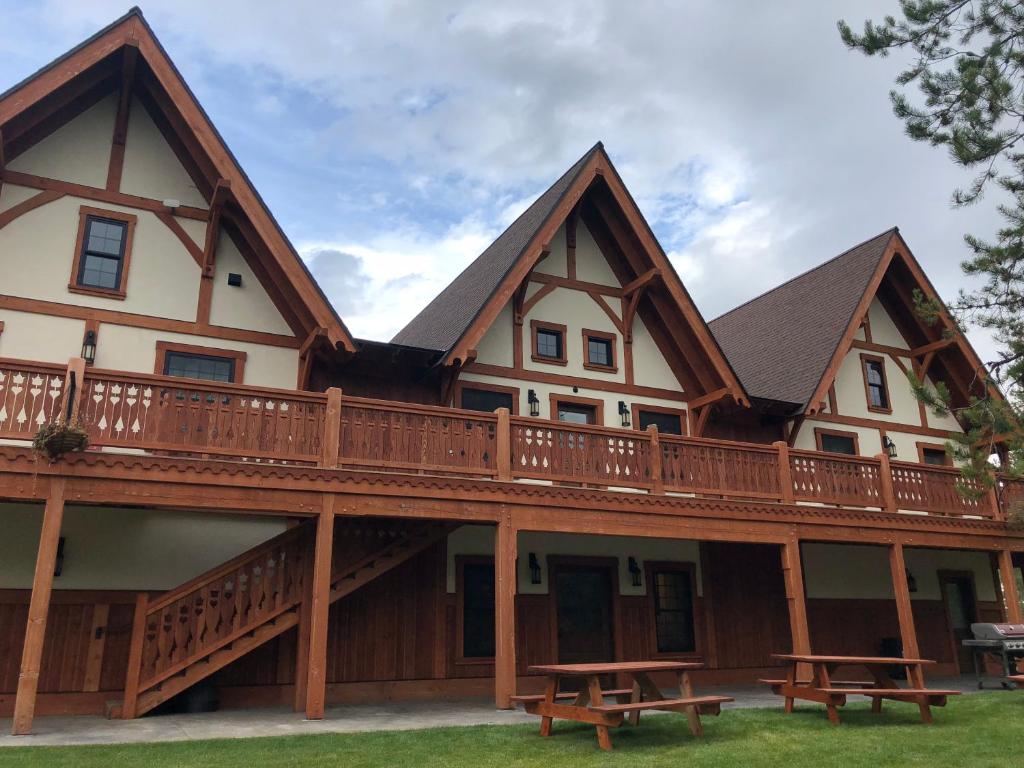 Exterior of the Great Northern Resort