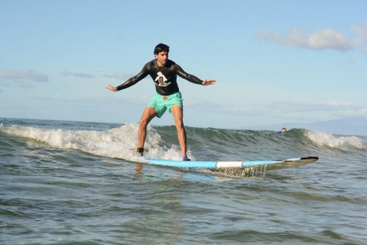 Surf Lesson in Kalama Beach