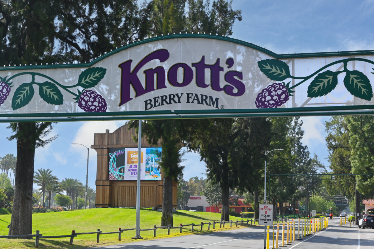 Knotts Berry Farm Sign over the entrance road to Knotts Berry Farm