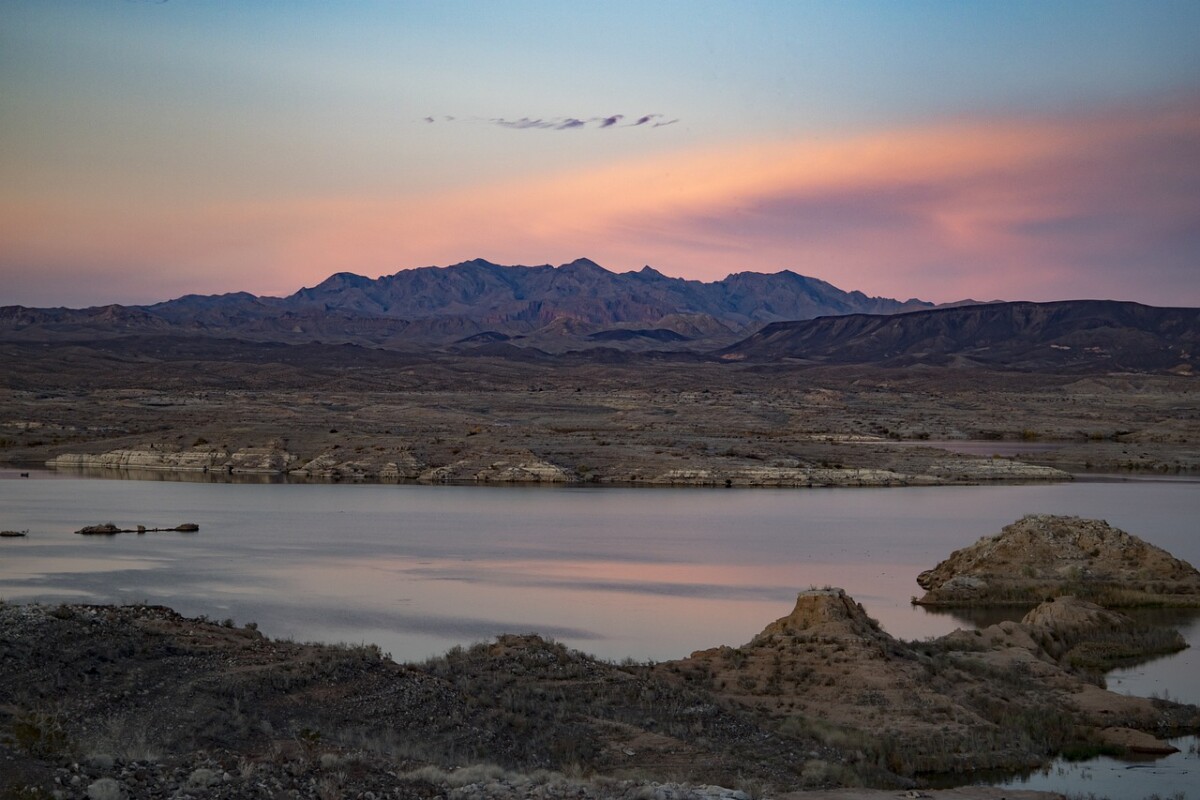 Sunset view in Lake Mead