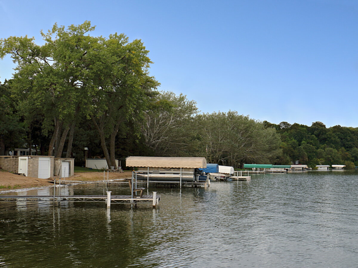 Lake Washington Shoreline docks in Hutchinson, Minnesota