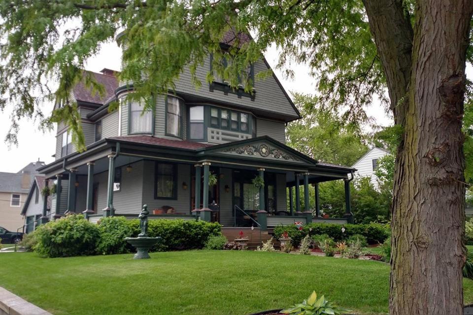 Exterior of Linda Sue Manor Sioux City