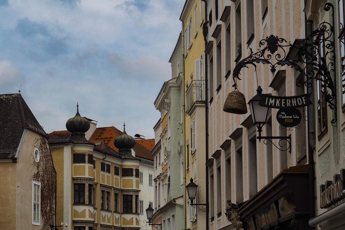 Linz Altstadt Austria historic architecture, cobblestone streets, charming European cityscape