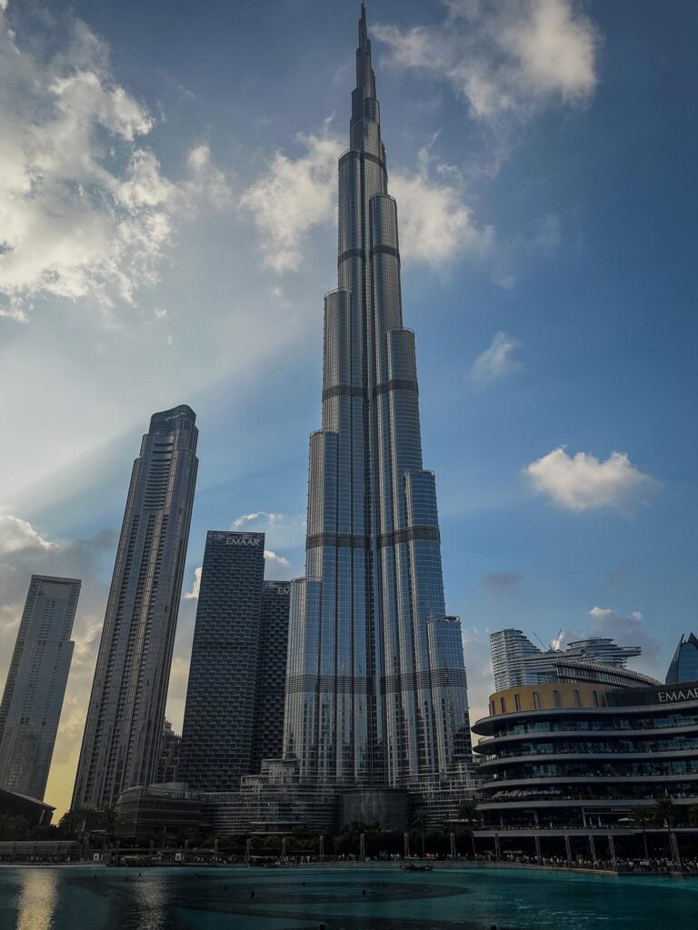 Burj Khalifa, tallest skyscraper, Dubai skyline, iconic buildings, engineering marvel, luxury architecture, urban landscape