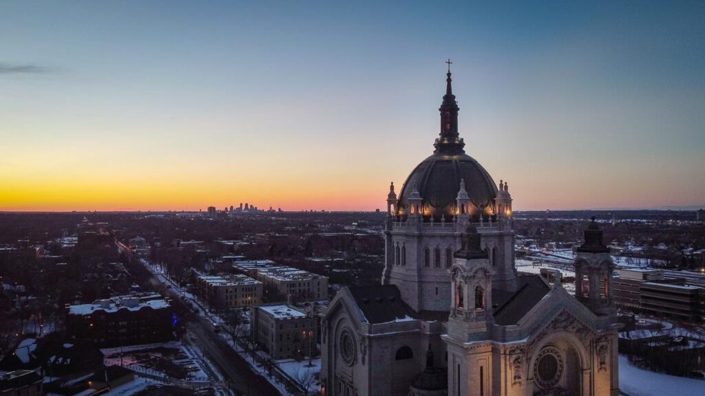 Cathedral of Saint Paul at sunset above the city