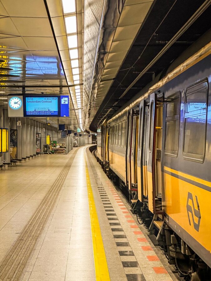 NS train departing Schiphol for Amsterdam Centraal