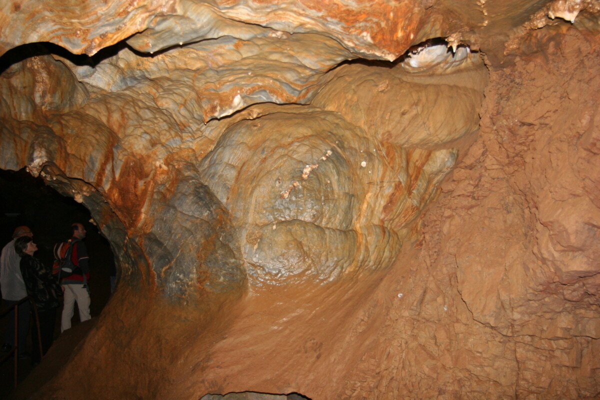 Minerals in Ochtinská Aragonite Cave