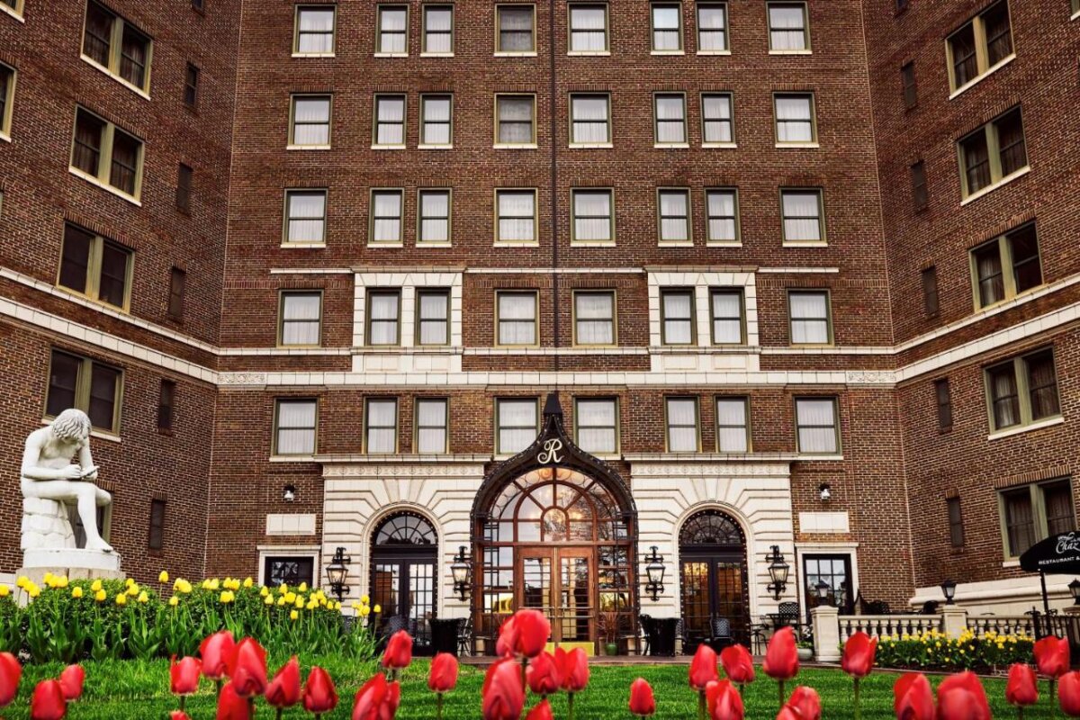 Exterior of the Raphael Hotel in Kansas City