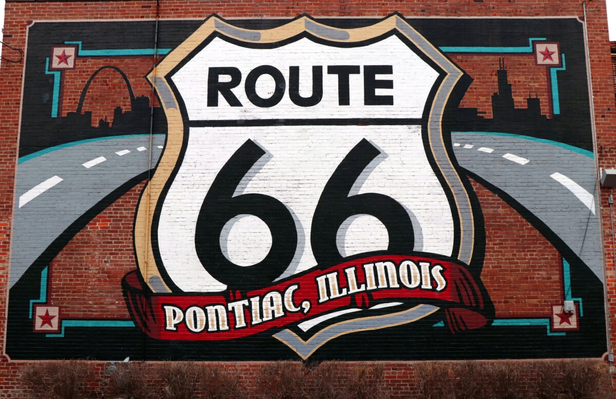 Route 66 Hall of Fame Museum mural in Pontiac, Illinois