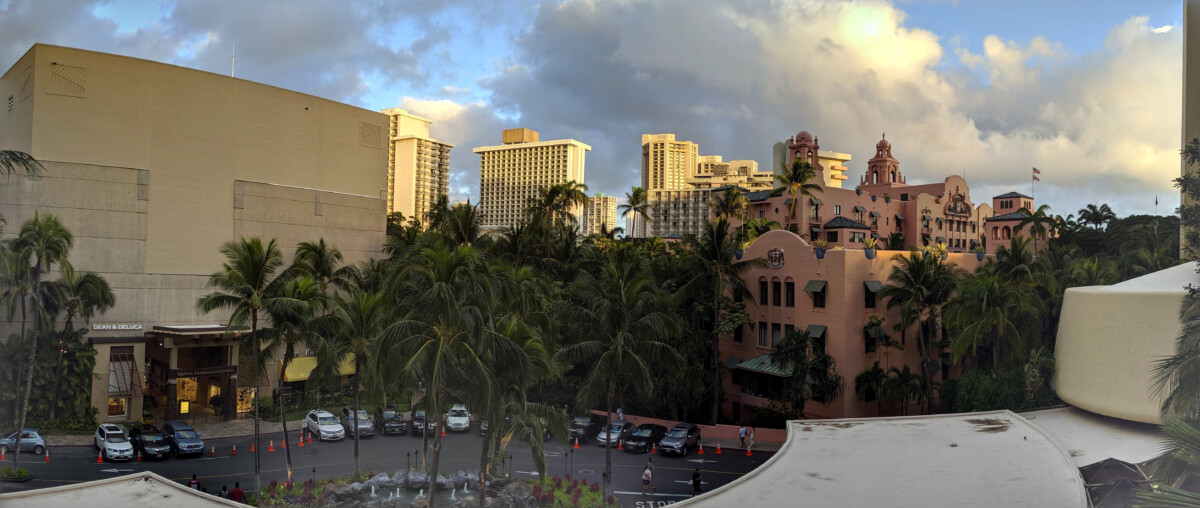 Drop off area of The Royal Hawaiian Hotel and Shopping center