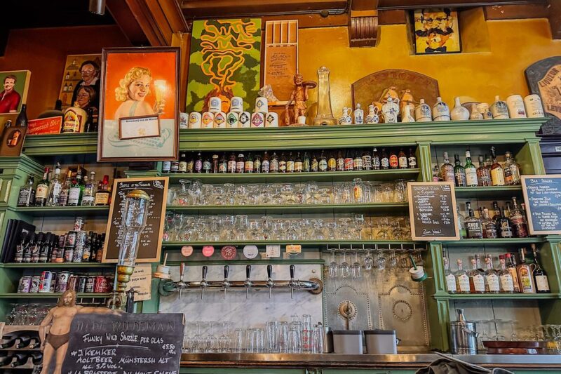 Beer Tasting Room In The Wildeman