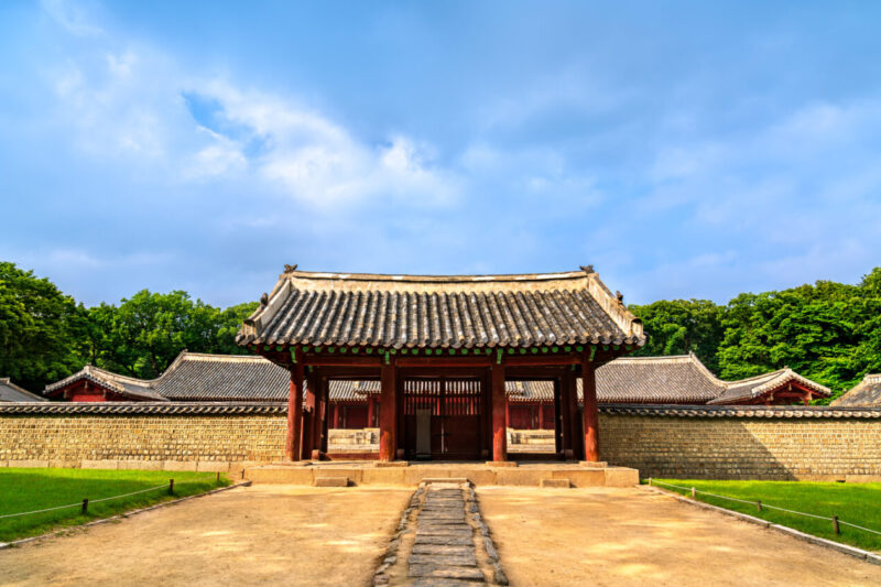Jongmyo Shrine, Seoul UNESCO World Heritage, main gate, Dancheong, Confucian Joseon ceremonial architecture.