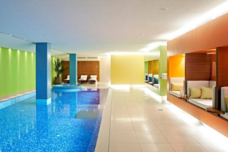 SIDE Design Hotel Hamburg pool amenity
