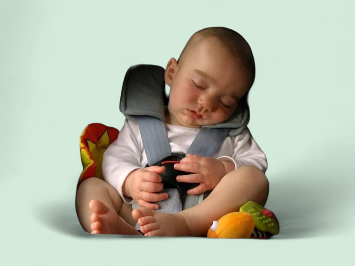 sleeping baby in a Nuna PIPA infant car seat