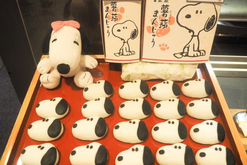 Snoopy-themed pastries at Nishiki Market, Kyoto, Japan – popular Snoopy cakes in Kyoto