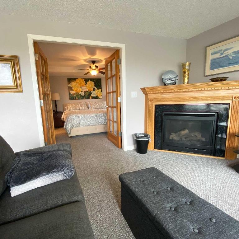 Susitna Place B&B interior