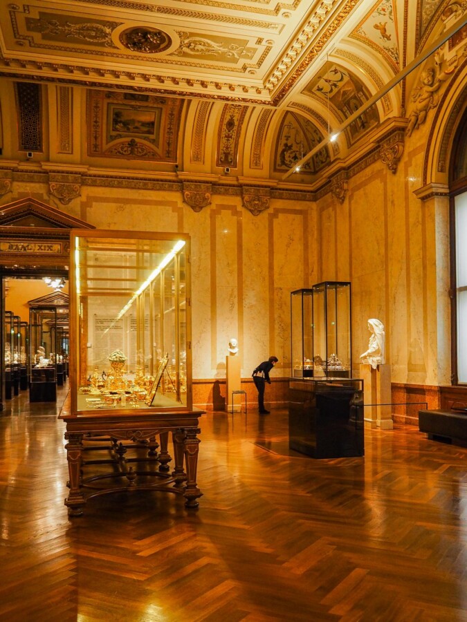 Kunsthistorisches Museum Vienna interior with royal jewels display