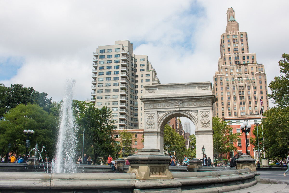 Fountain and Washington Square Arch at Washington Square Park in Manhattan, New York City