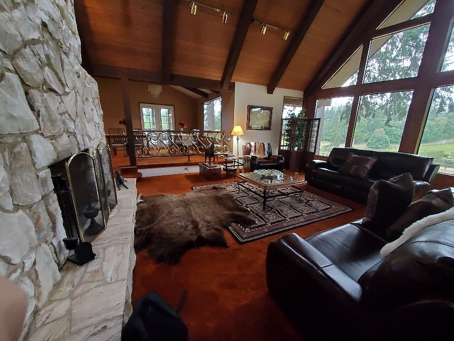 Wildwood Bed & Breakfast living area